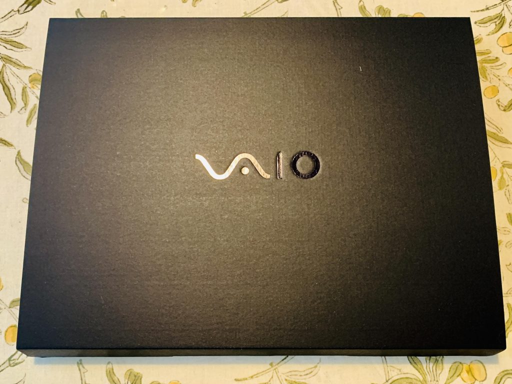 VAIO SX14 の箱